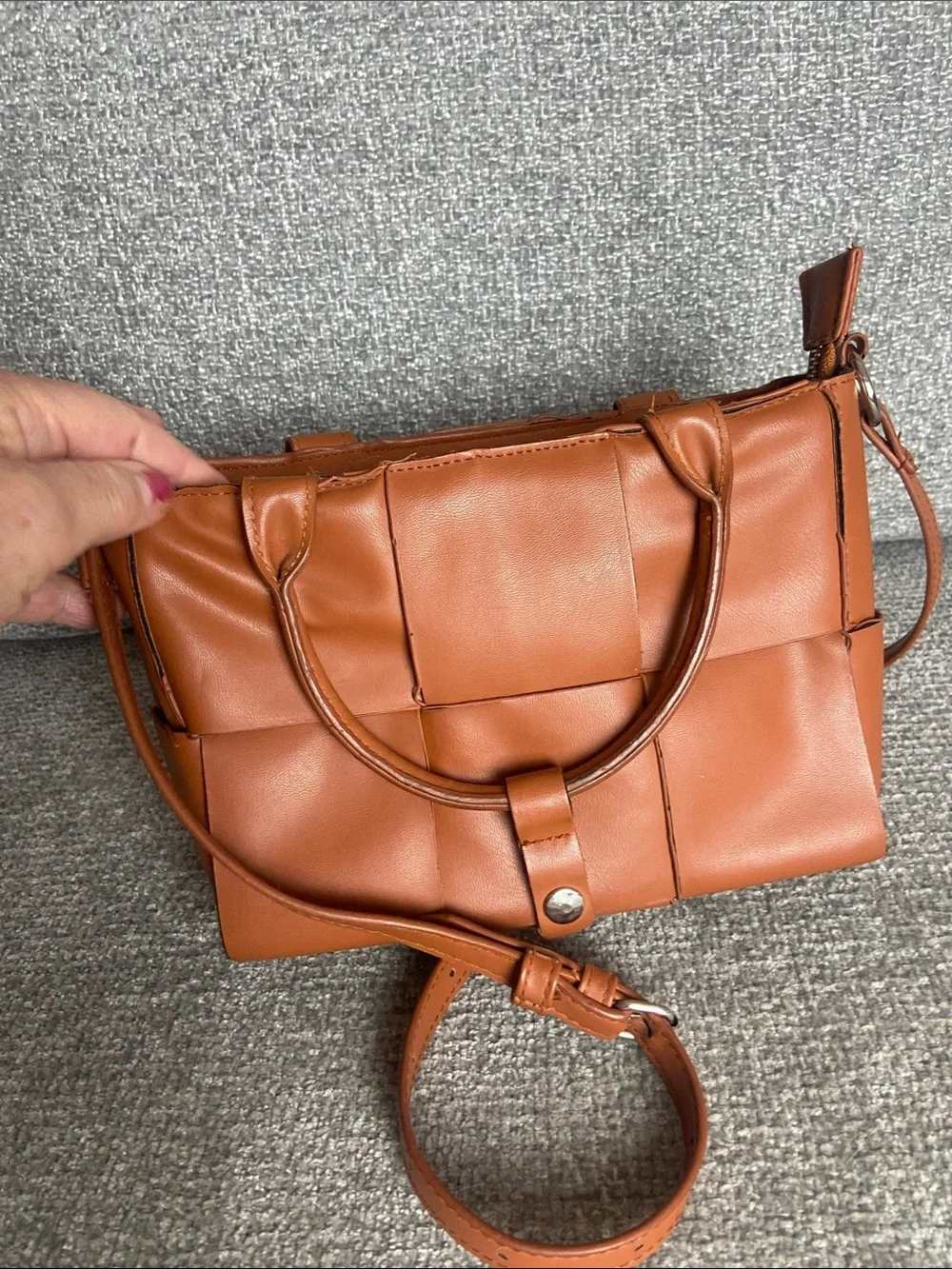 Crossbody bag in cognac